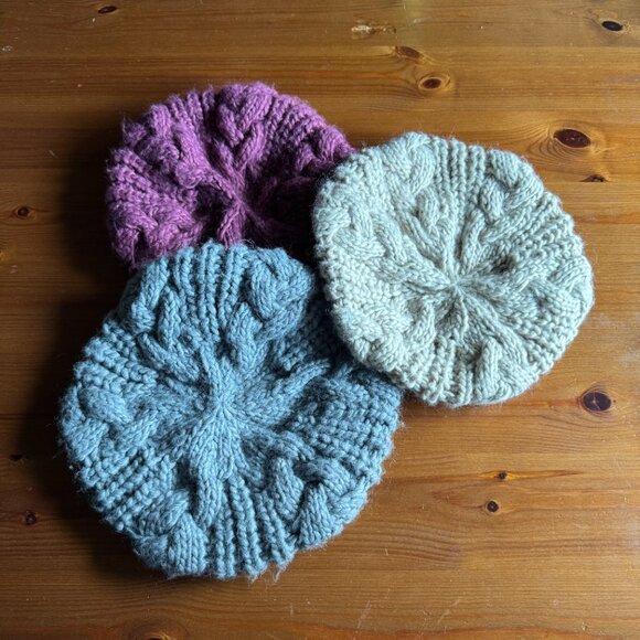 Nordstrom Vintage Chunky Crochet Berets Berry/Gray/Cream - One Size Fits Most - Picture 2 of 4